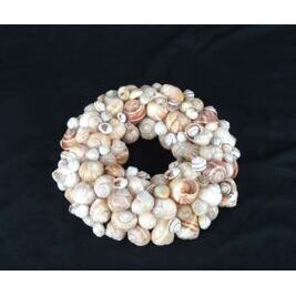 Dekorativer Kranz aus Schneckenhäuser