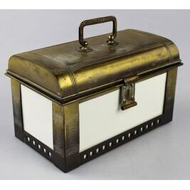 Antike Dose aus Messing und Porzellaneinsatz