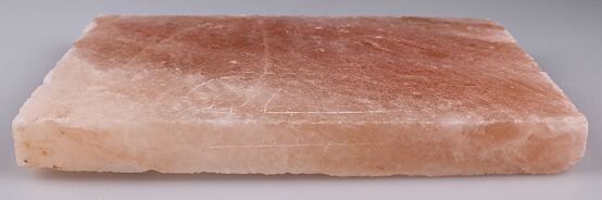 Rosafarbene Himalayasalzplatte zum Kochen und Servieren von Bisetti