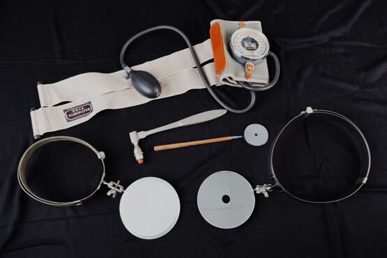 Antikes Medizin Diagnostik Set