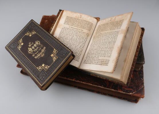 Antike Bücher für Kreative