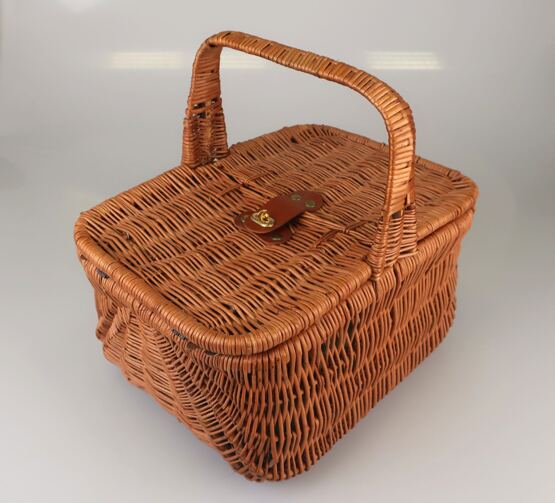 Picknickkorb aus Korbgeflecht