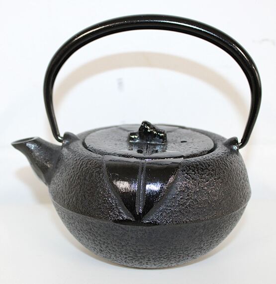 Kleine Japanische Teekanne aus Gusseisen